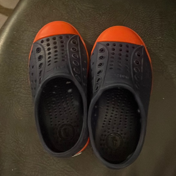 Native slip on toddler shoes, size c7 - Picture 1 of 4